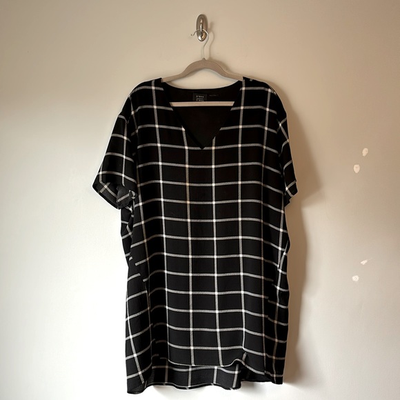Oversized tunic black and white grid dress - Picture 1 of 3